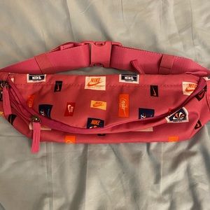 Women’s Nike fanny pack